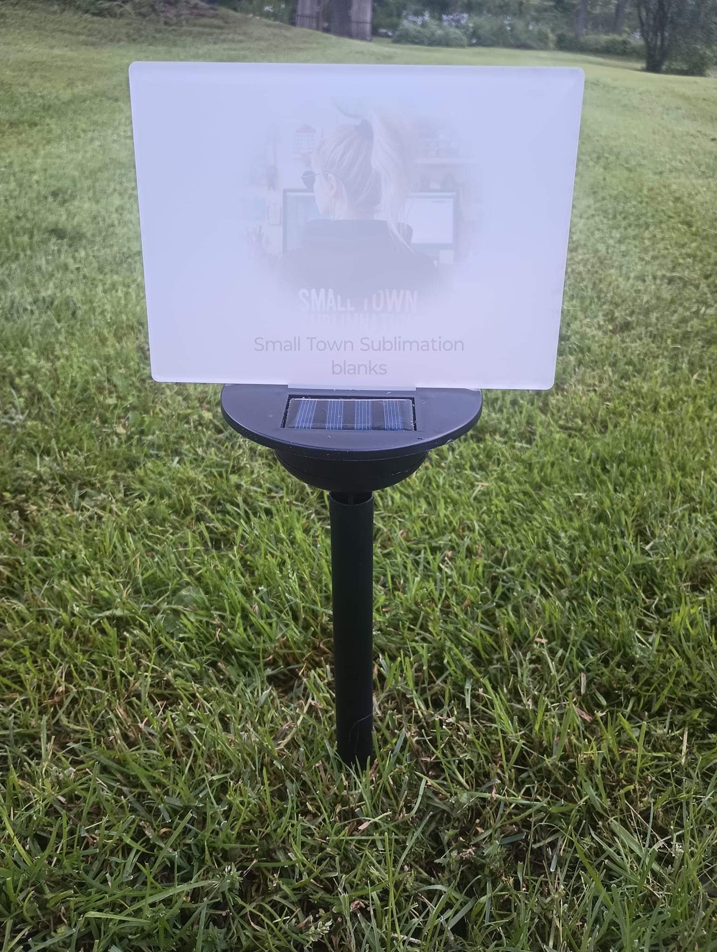 Solar cemetery light / garden light