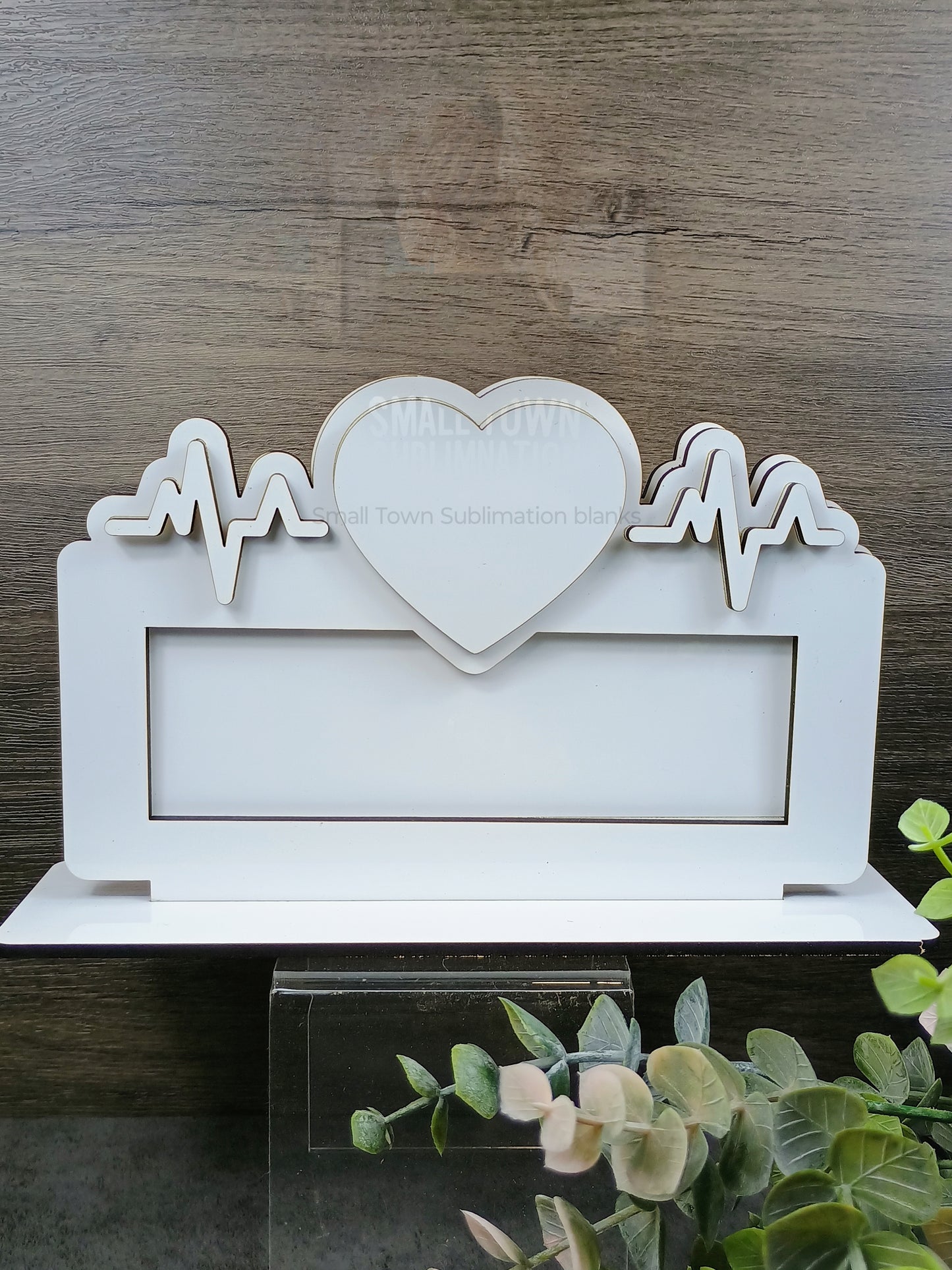 Heartbeat frame shelf sitter