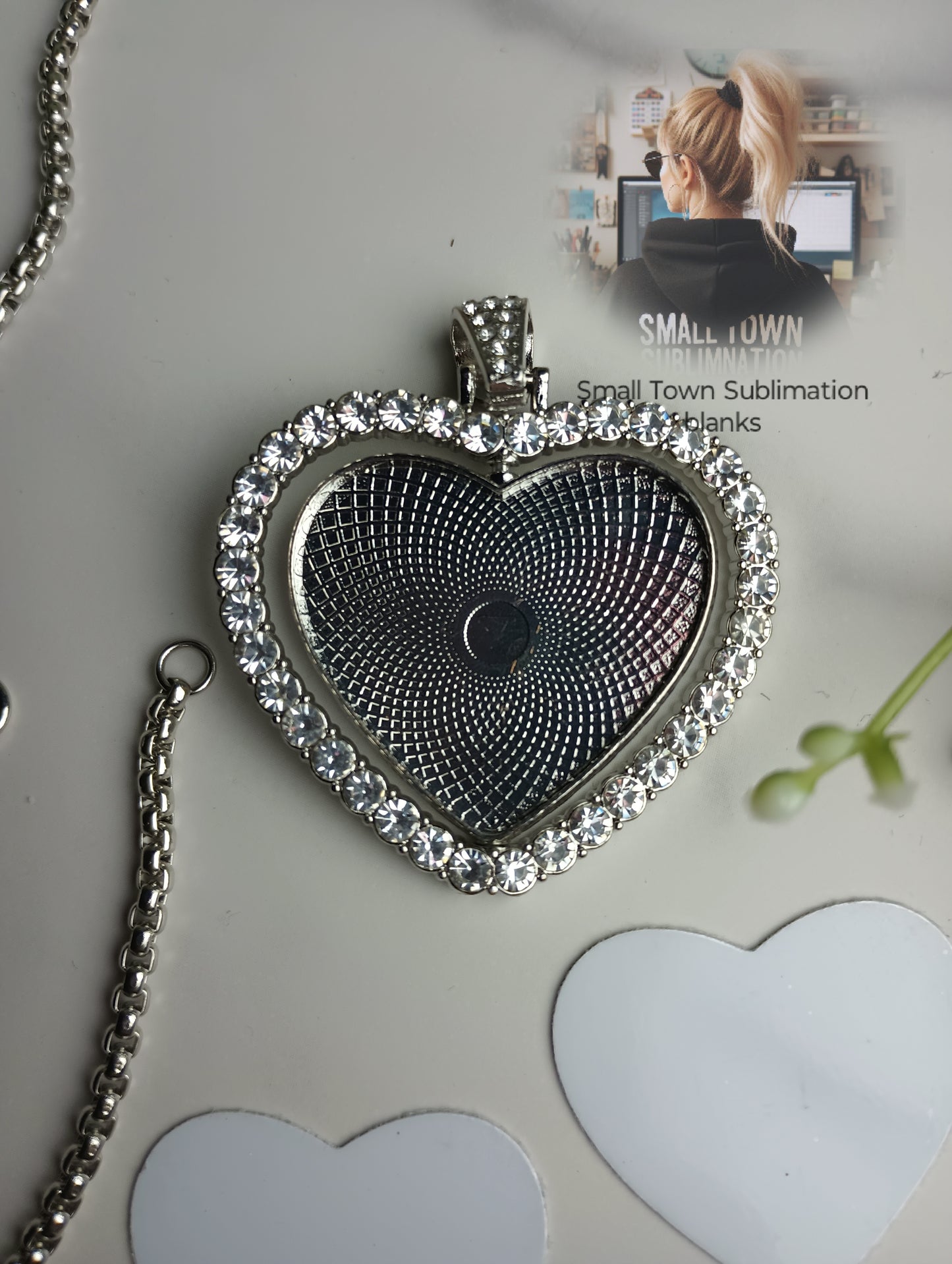 Heart bling rotating necklace