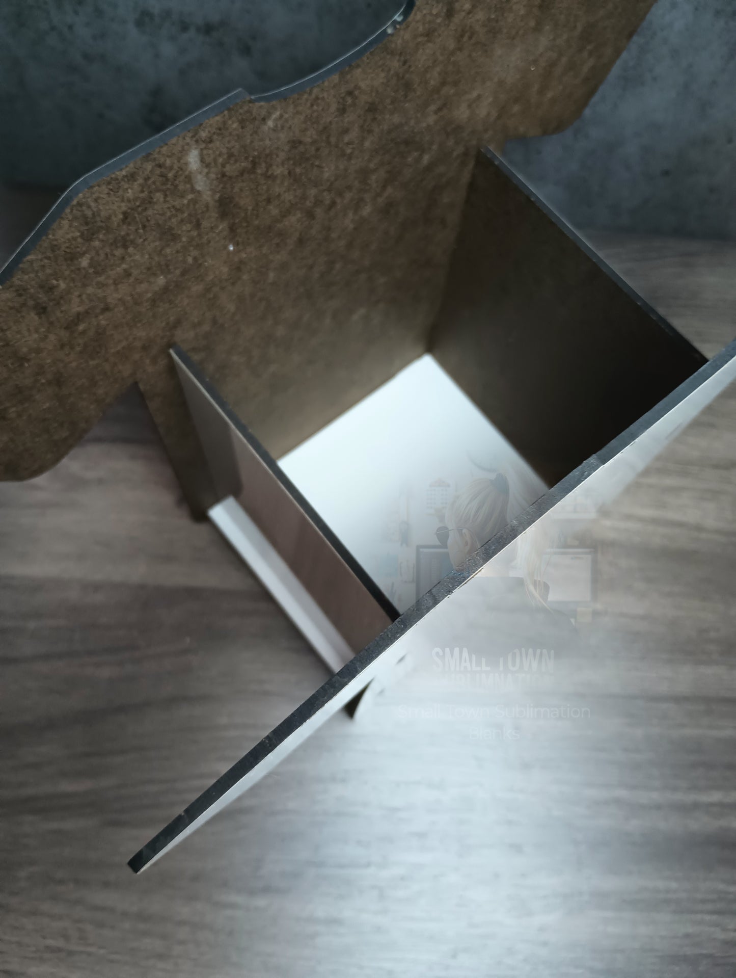 T-shirt gift bag box