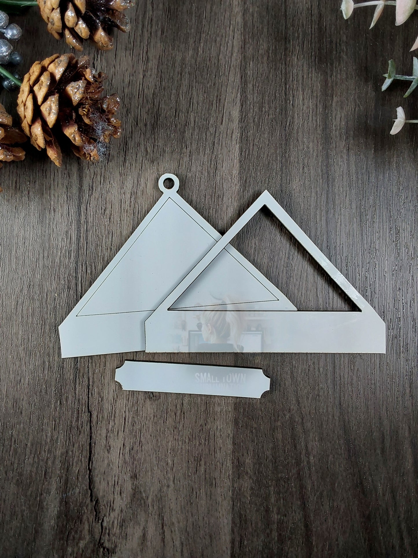 Memorial American flag frame ornament