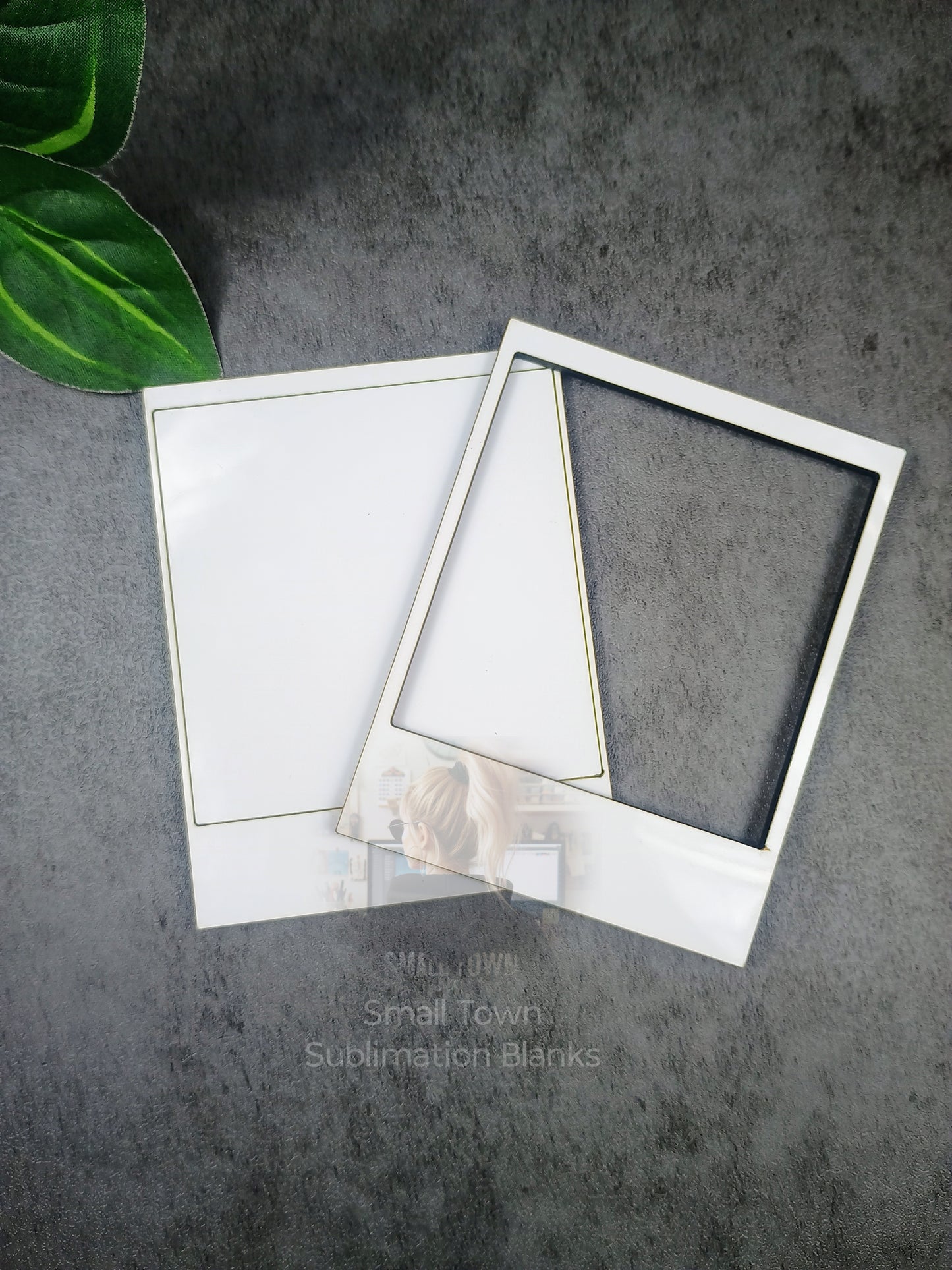 Polaroid style magnet