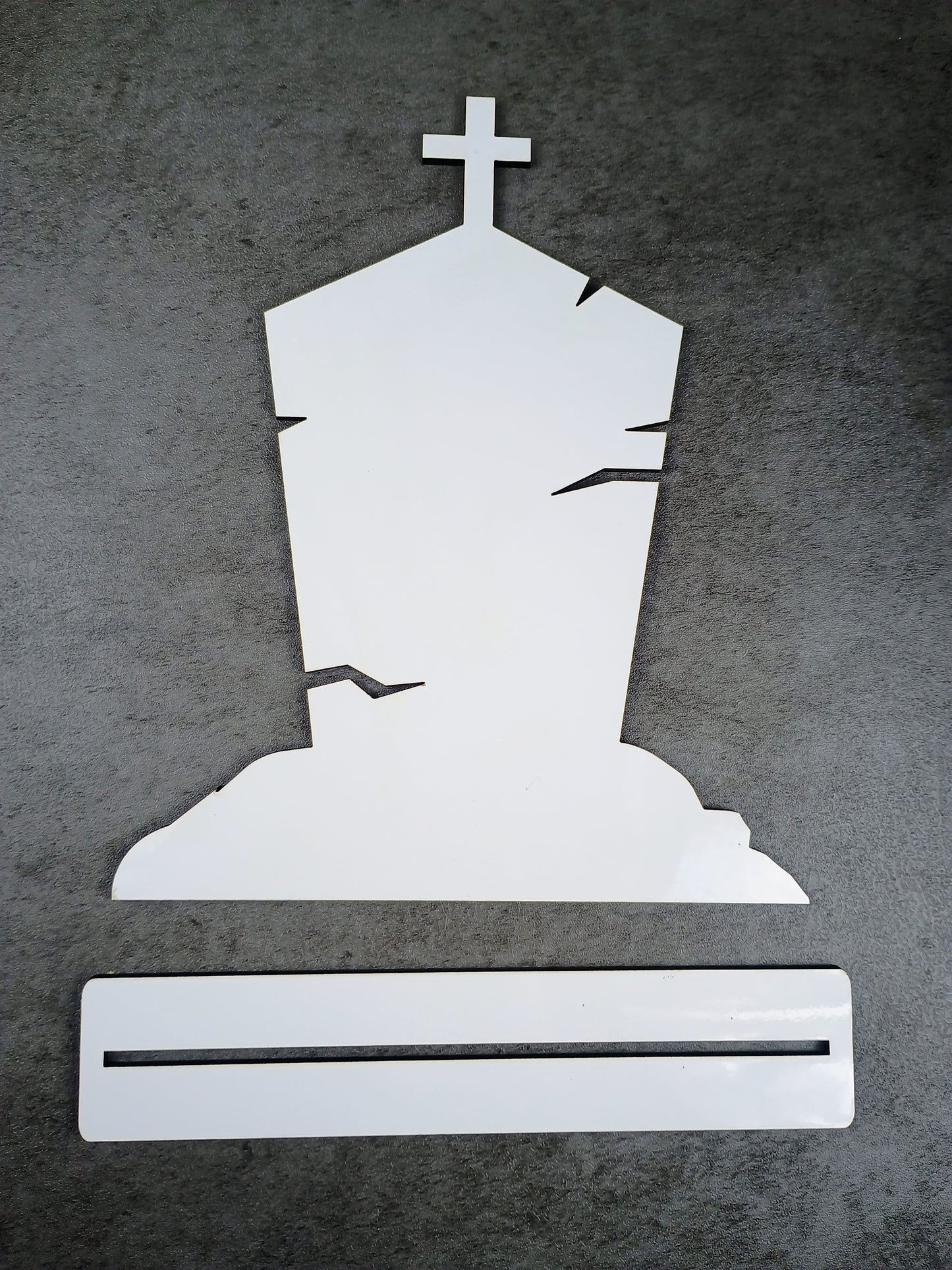 Tombstone shelf sitter