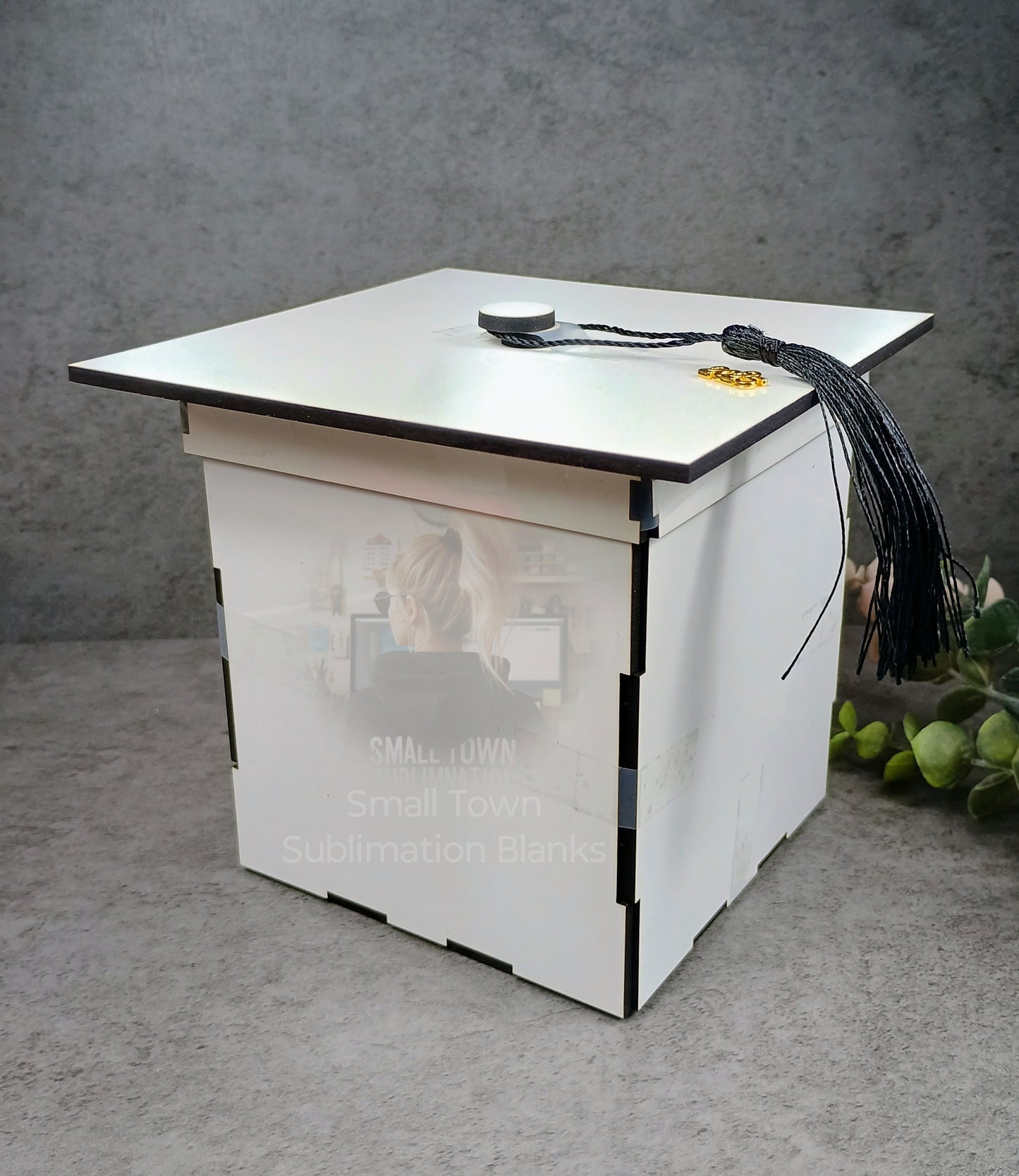 Graduation hat gift box