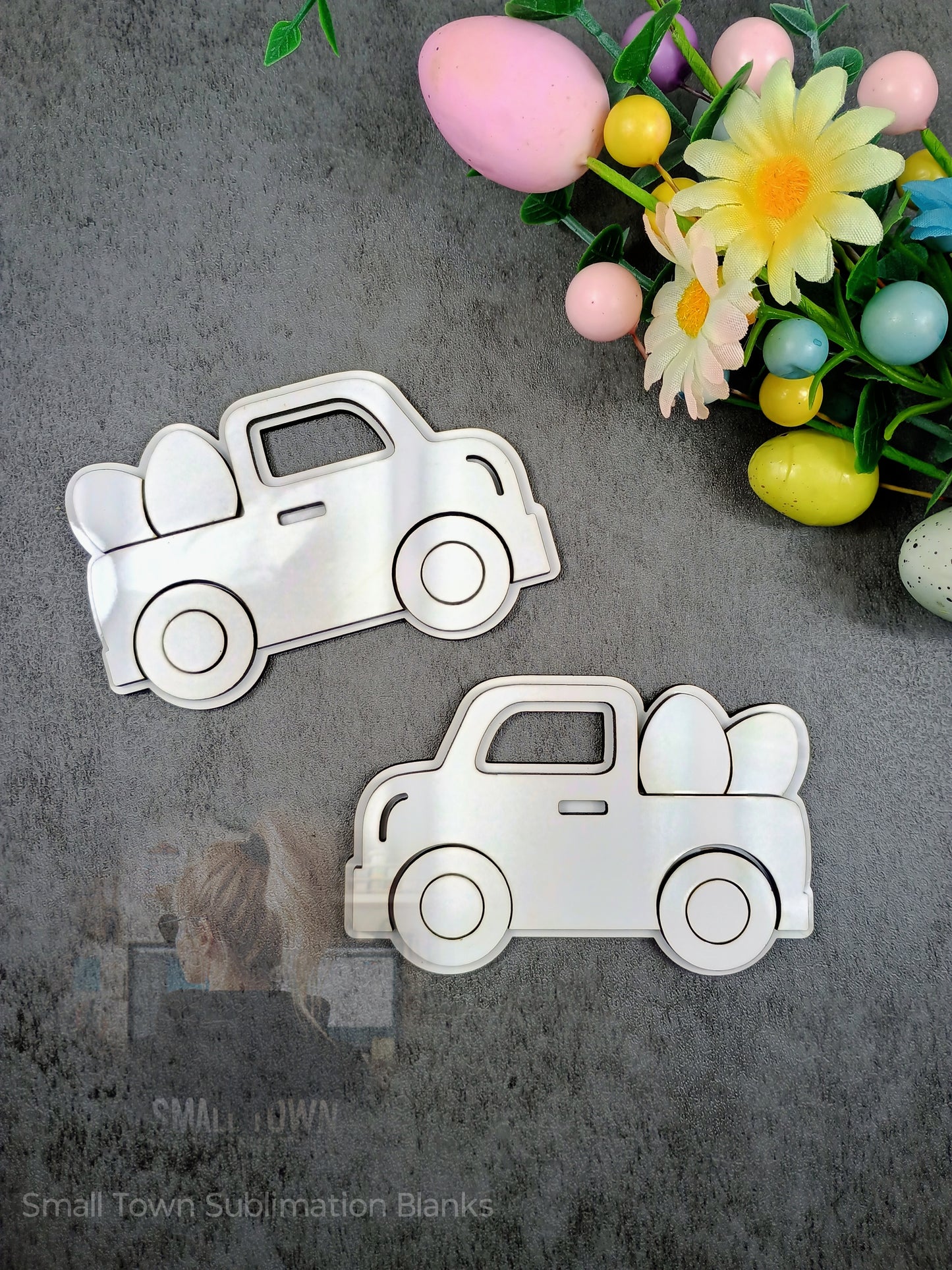 Easter truck with eggs magnet-set of 2