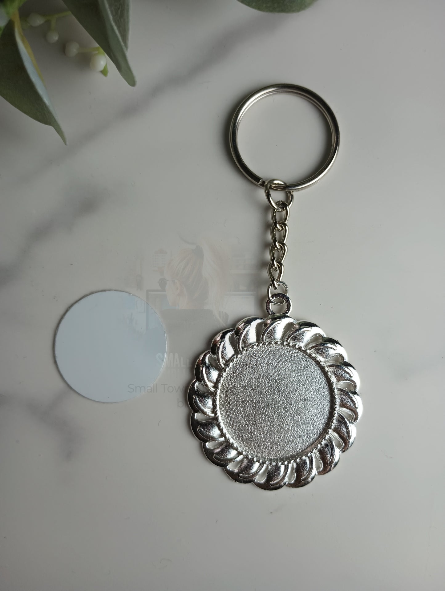 Swirl necklace or keychain