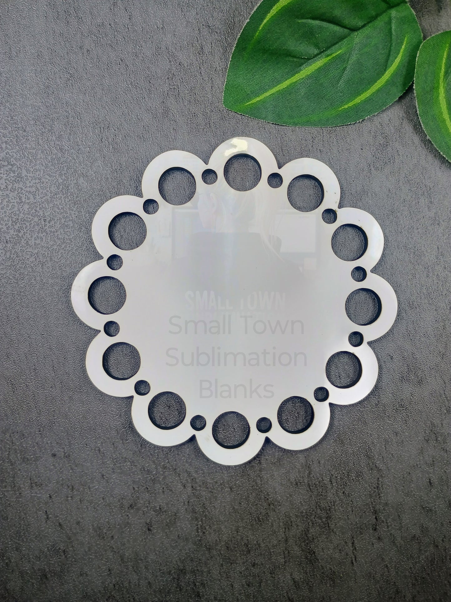 Decorative round Christmas tree ornament