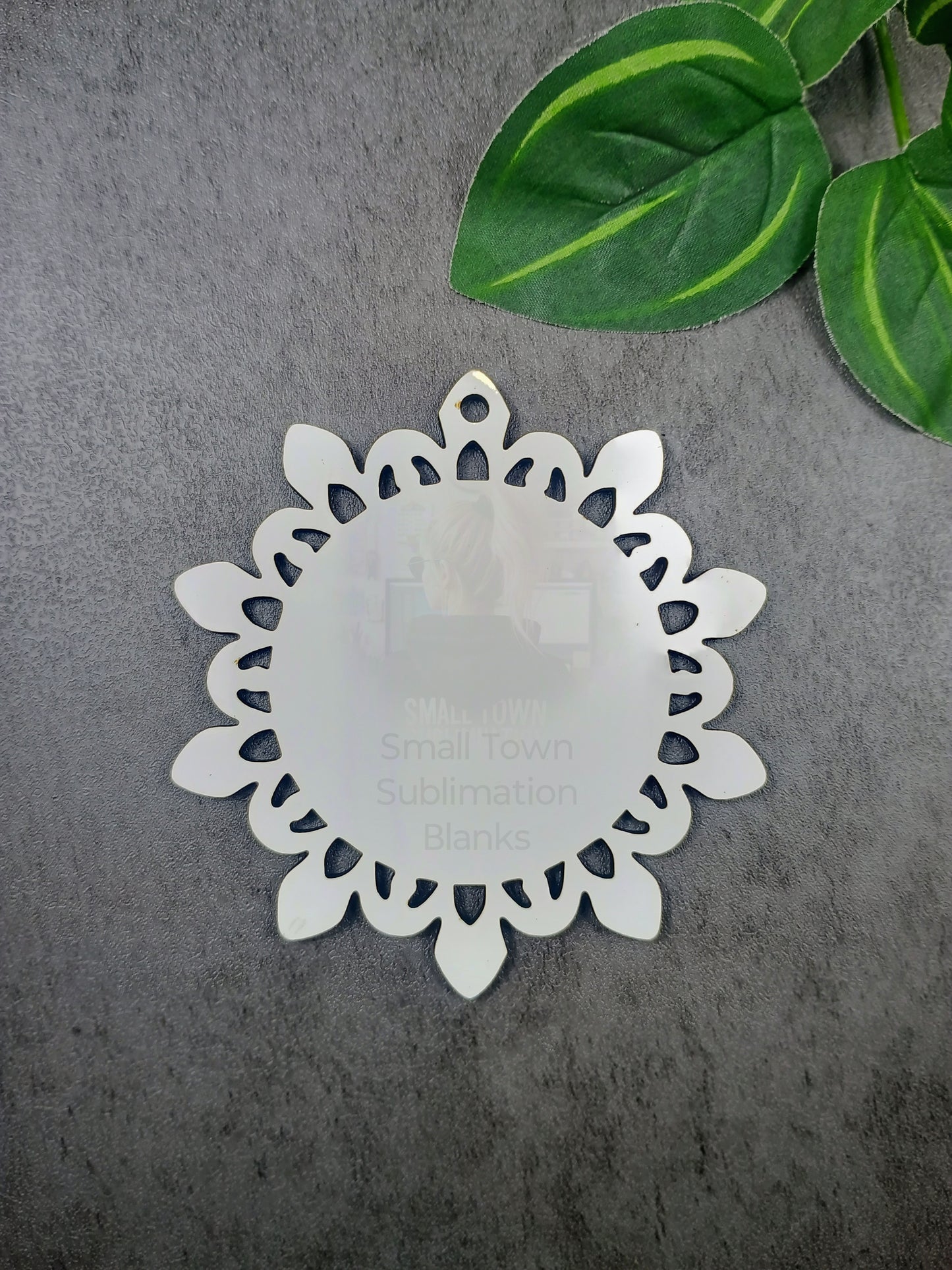 Decorative Christmas tree ornament