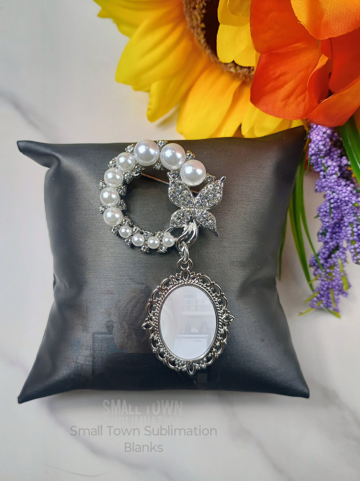 Butterfly pin broach